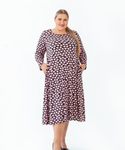 Suknelė su rožinėmis širdelėmis