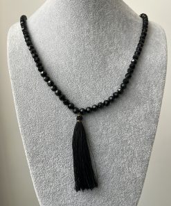 Kaklo papuošalas su kutu