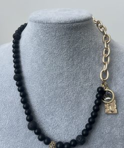 Kaklo papuošalas su lavos karoliukais